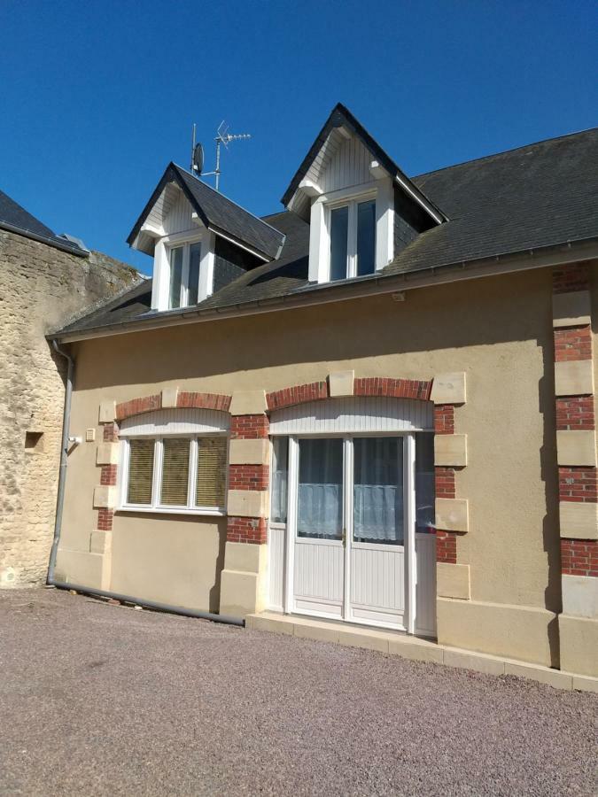 La Maison Des Jeanne Bayeux Exterior foto